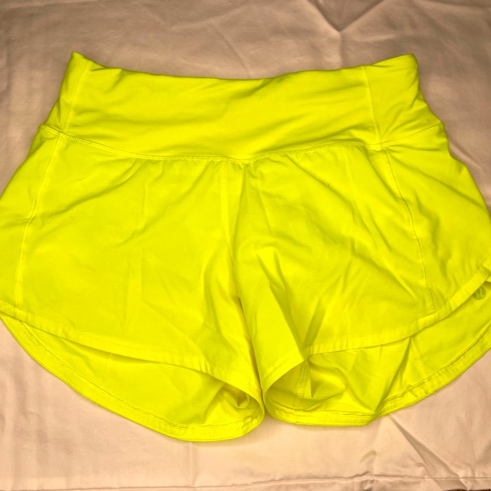 HIGHLIGHTER YELLOW LULULEMON SPEED UP SHORTS SIZE 4 TALL 🍋